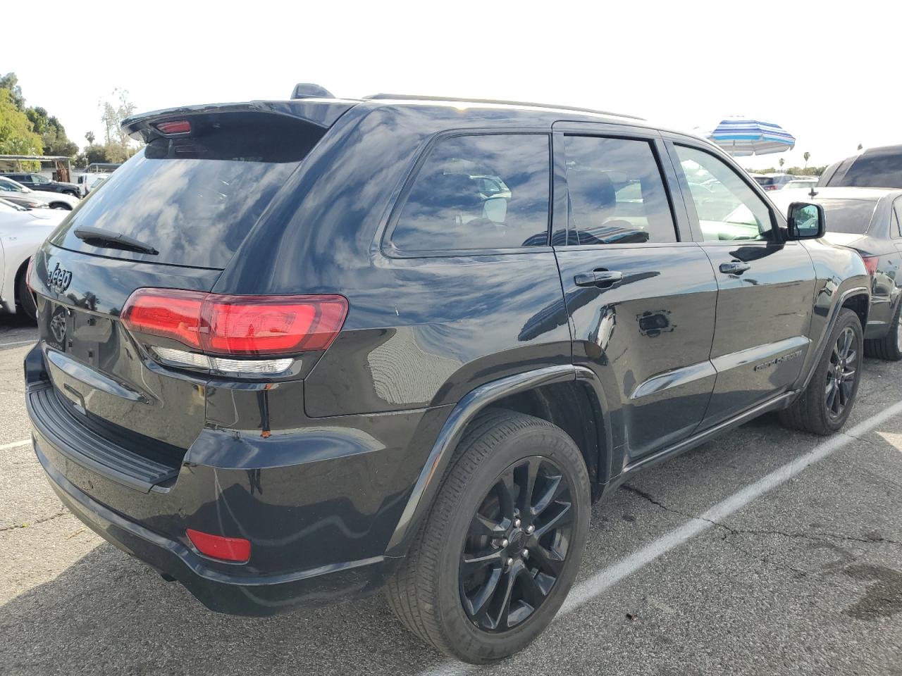 2020 Jeep Grand Cherokee - Image 3