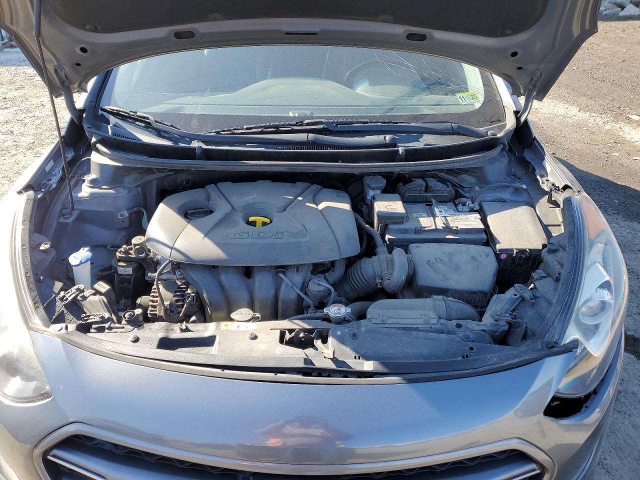 2016 Hyundai Elantra - Image 11