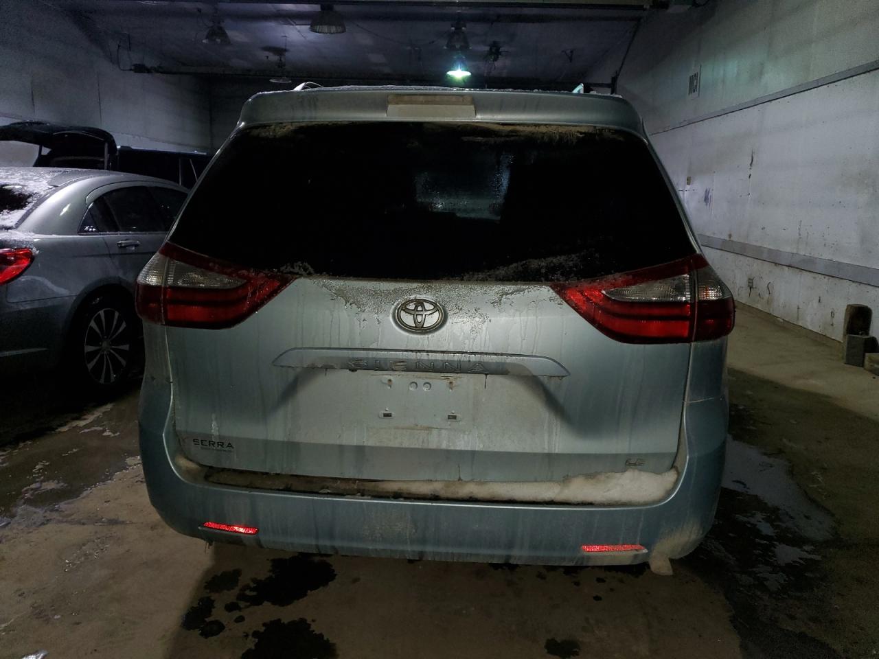 2015 Toyota Sienna - Image 6