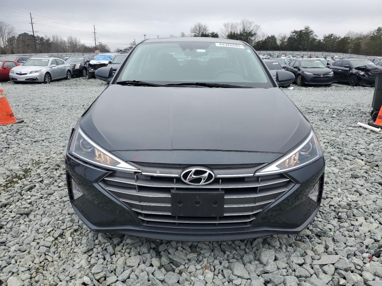 2020 Hyundai Elantra - Image 5