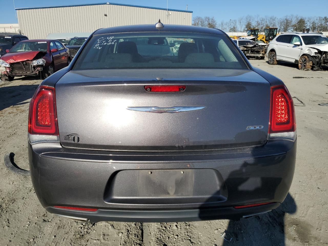 2018 Chrysler 300 - Image 6