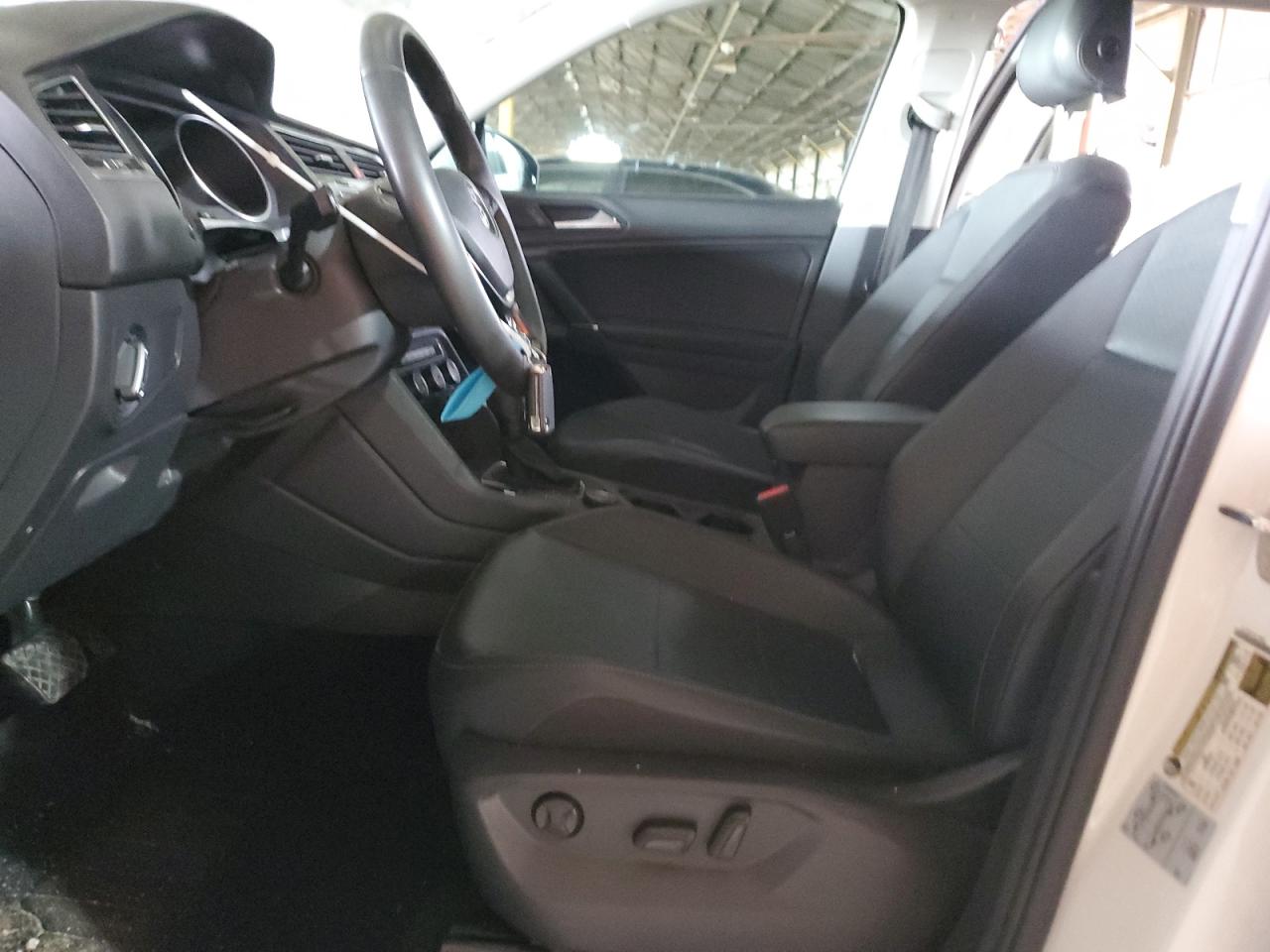 2020 Volkswagen Tiguan - Image 7