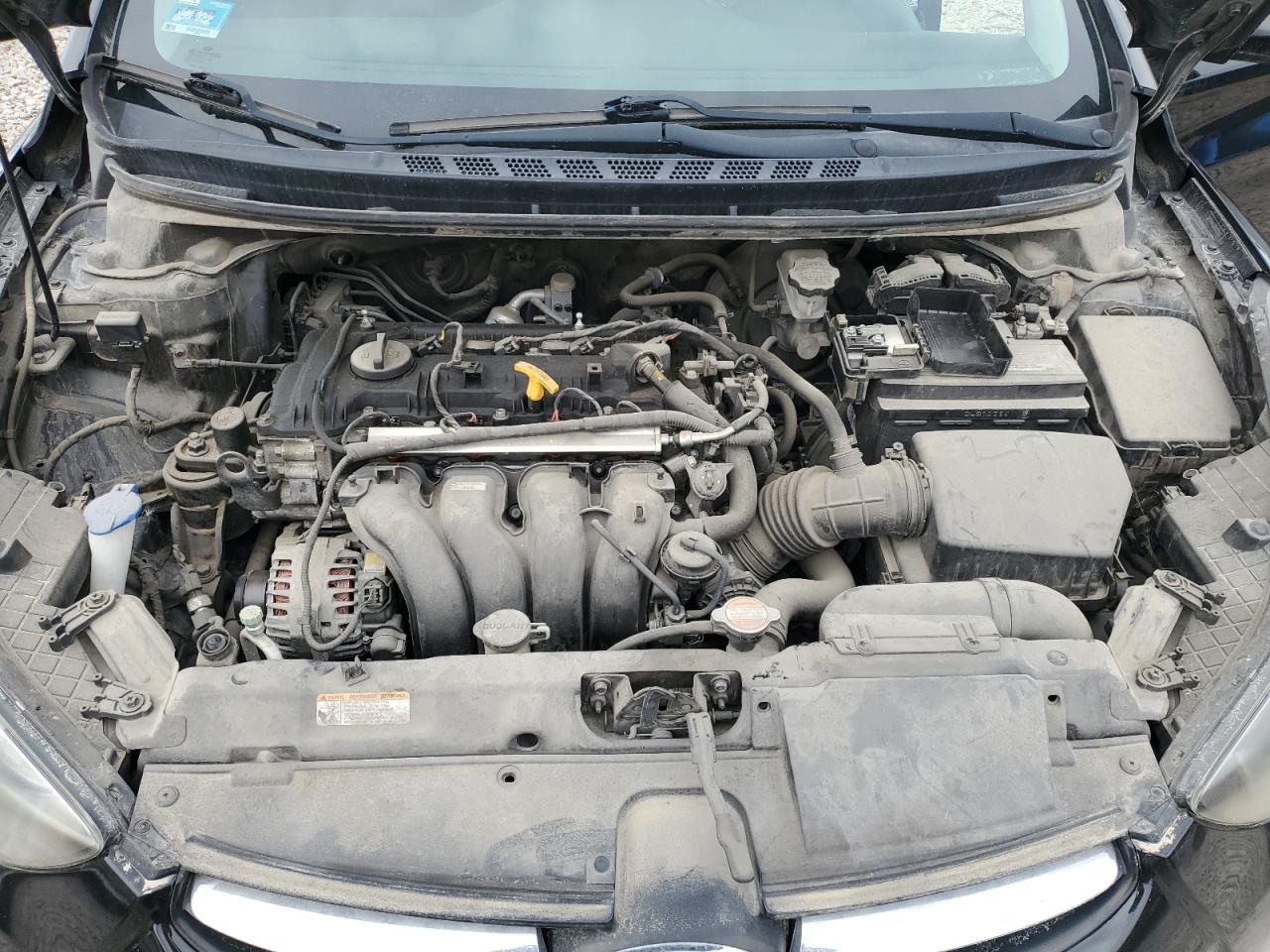 2012 Hyundai Elantra - Image 11