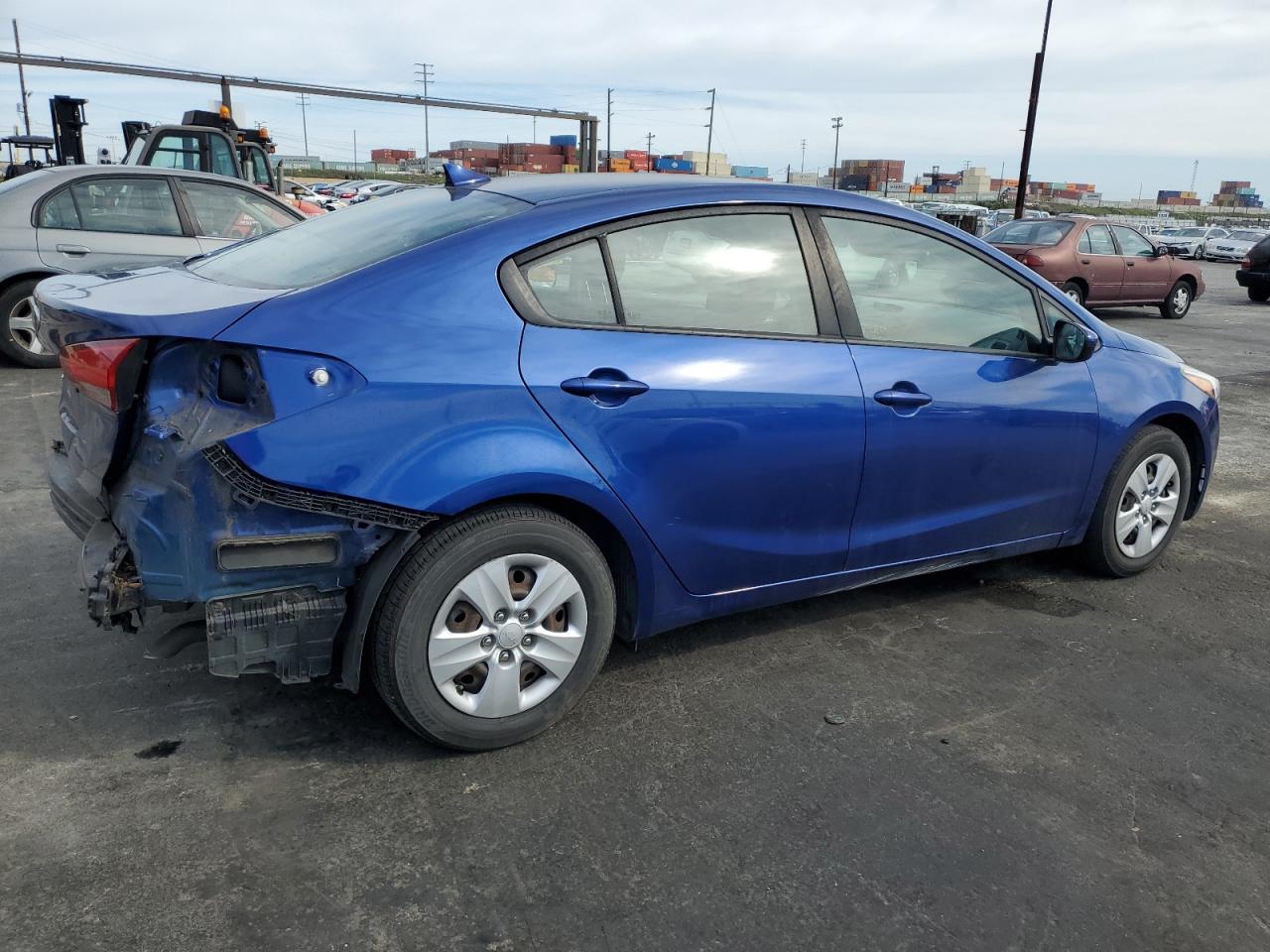 2017 Kia Forte - Image 3