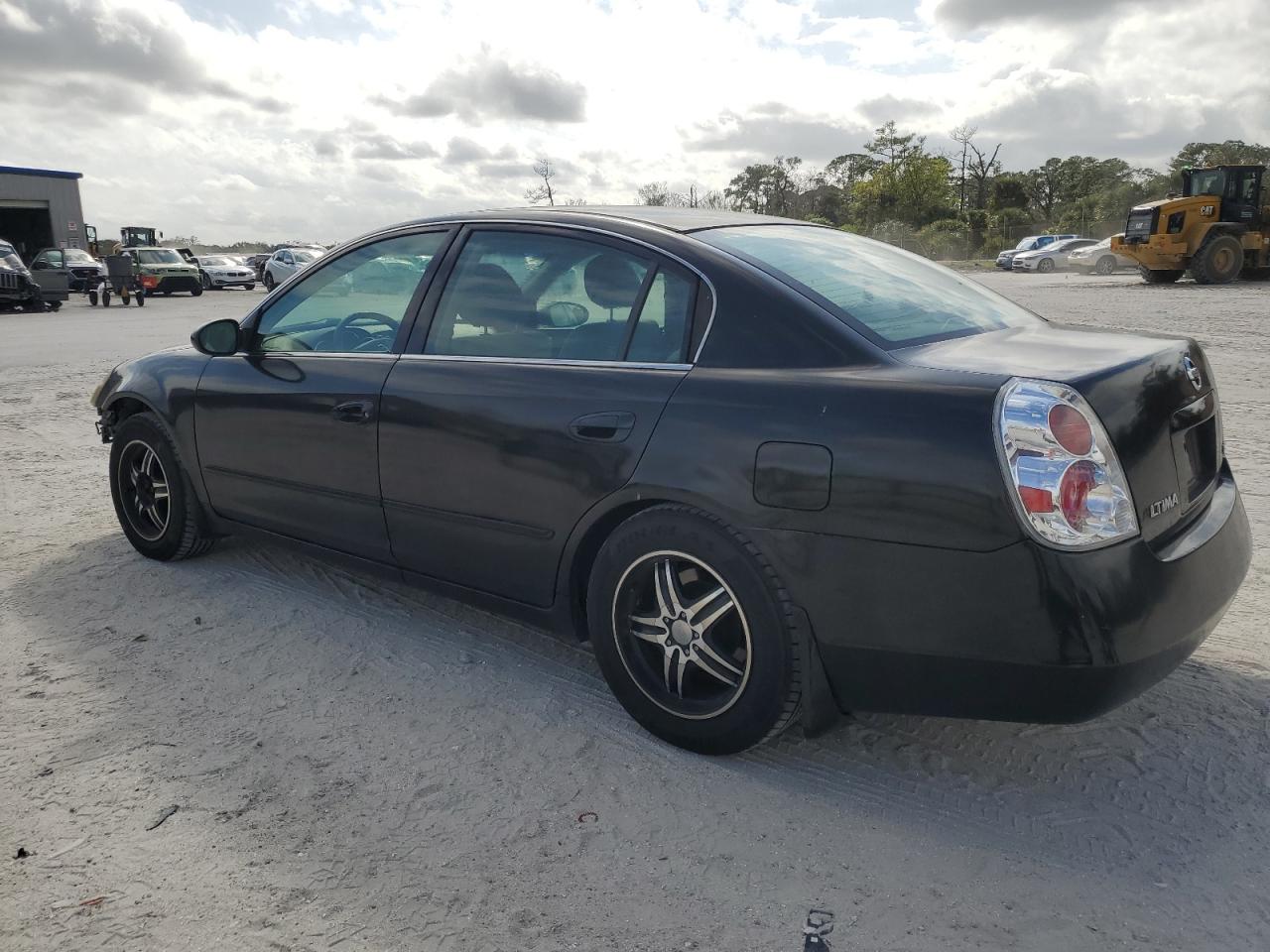 2005 Nissan Altima - Image 2