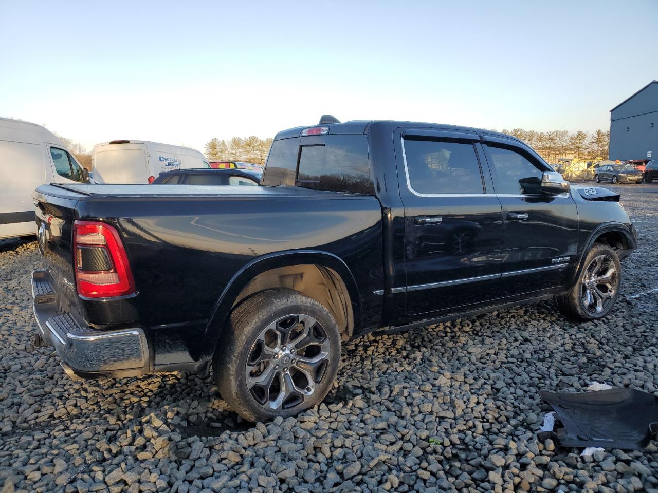 2021 RAM 1500 - Image 3