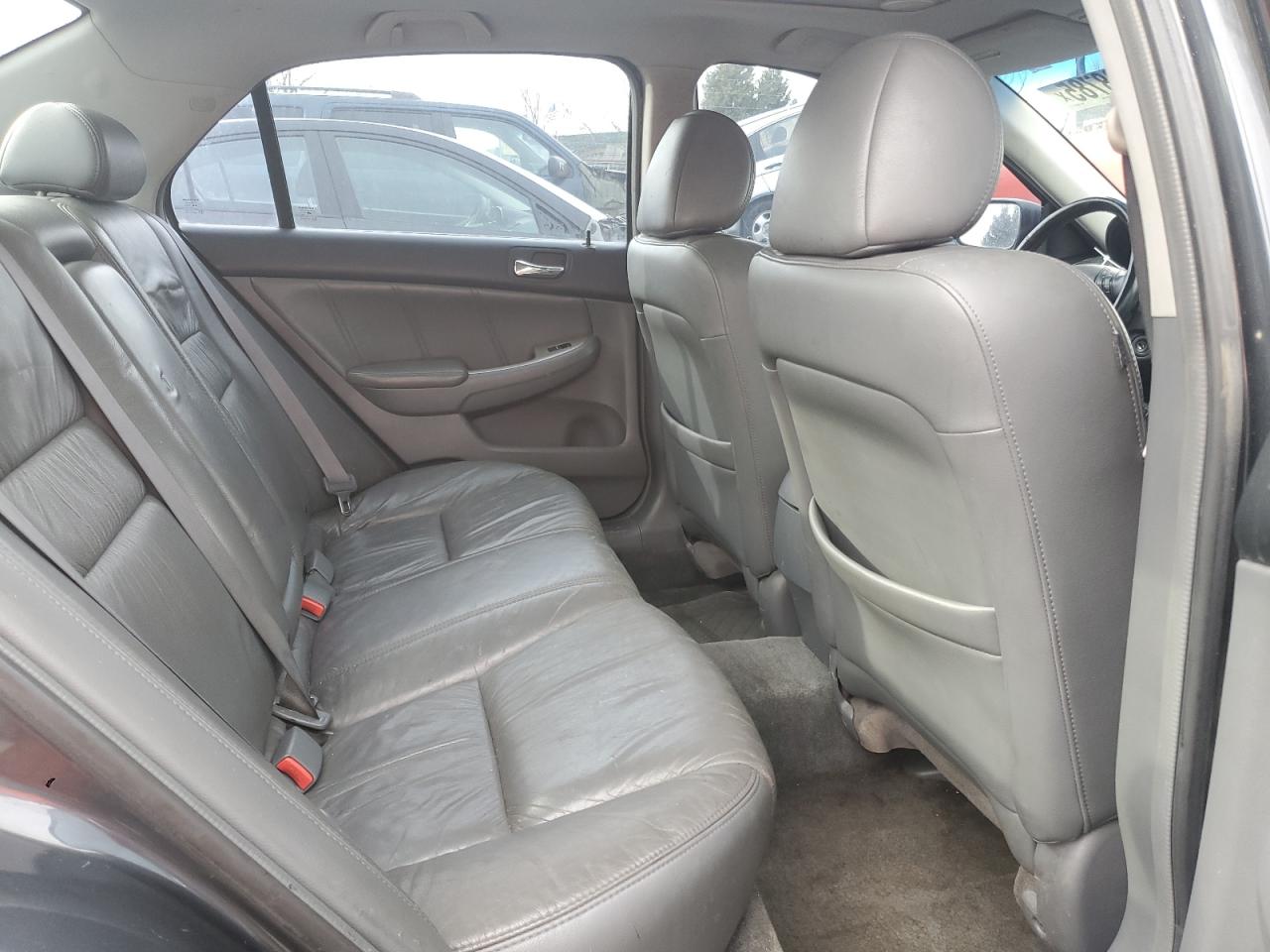 2005 Honda Accord - Image 10