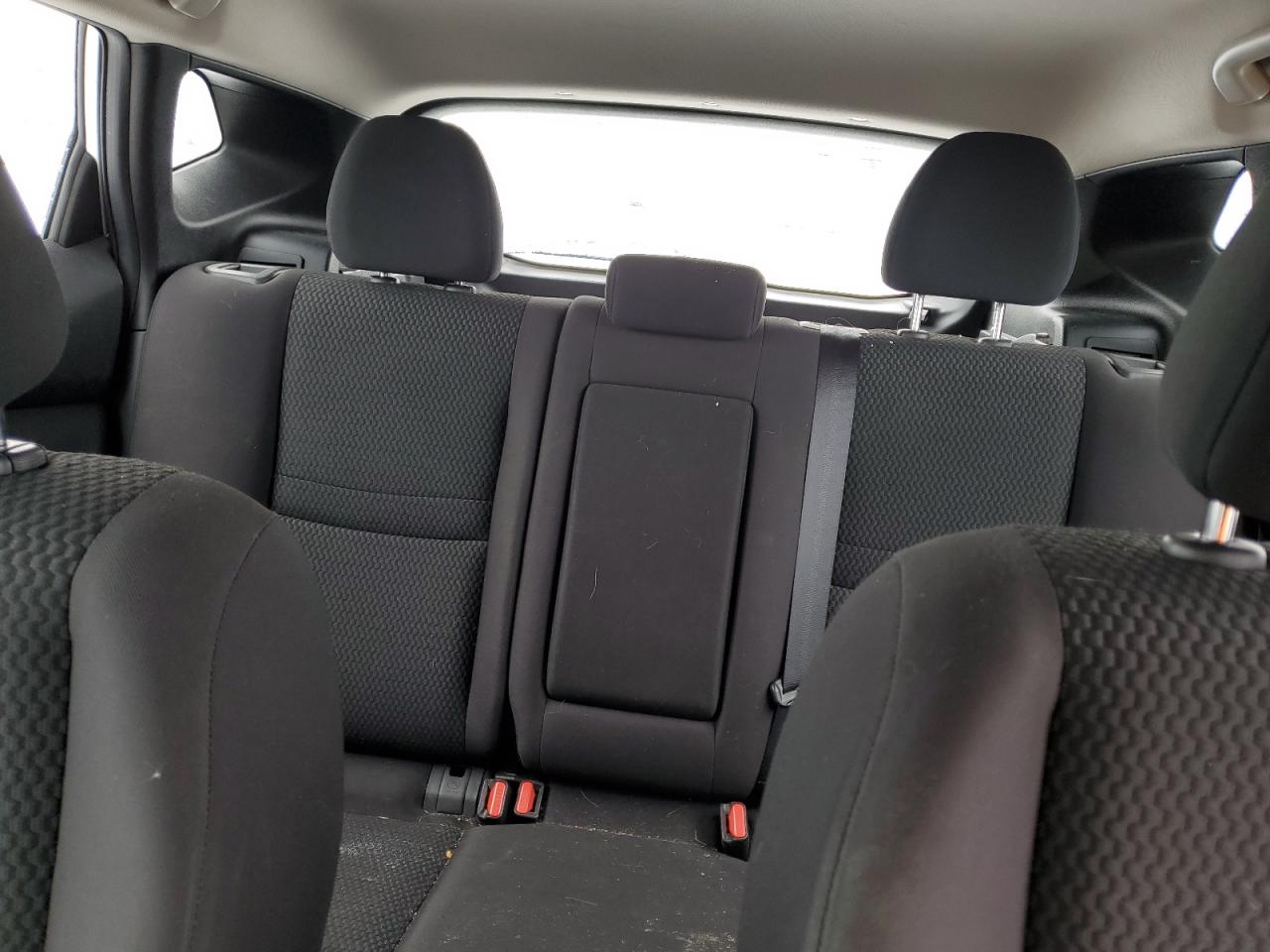 2019 Nissan Rogue - Image 10