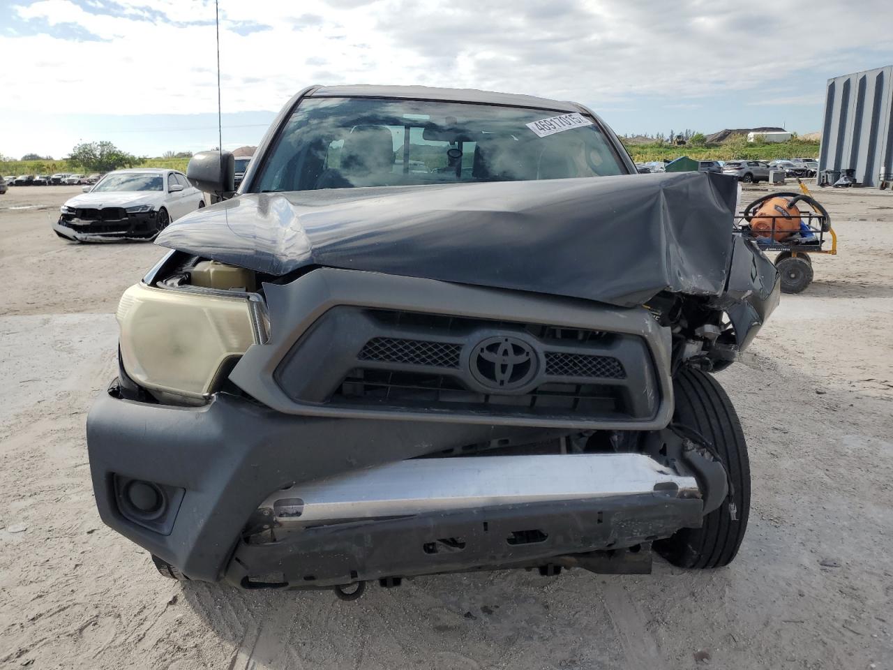 2015 Toyota Tacoma - Image 5