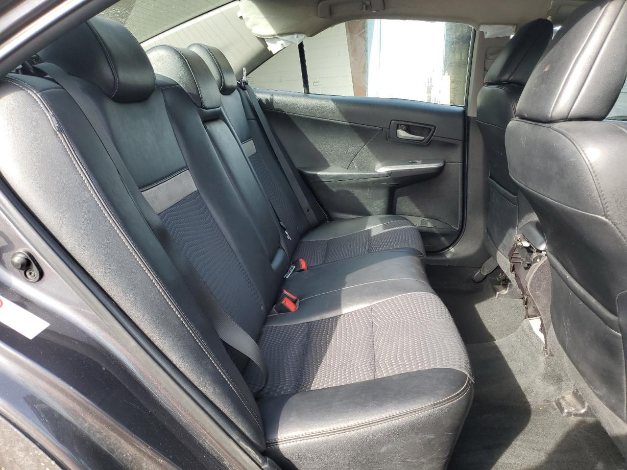 2014 Toyota Camry - Image 10