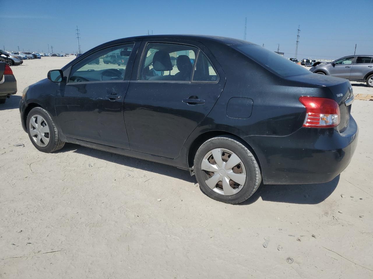 2008 Toyota Yaris - Image 2