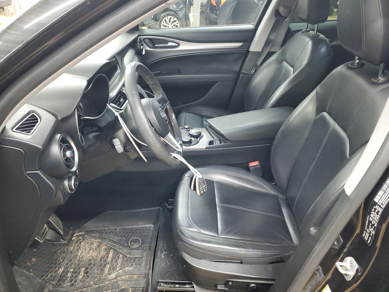 2018 Alfa Romeo Stelvio - Image 7