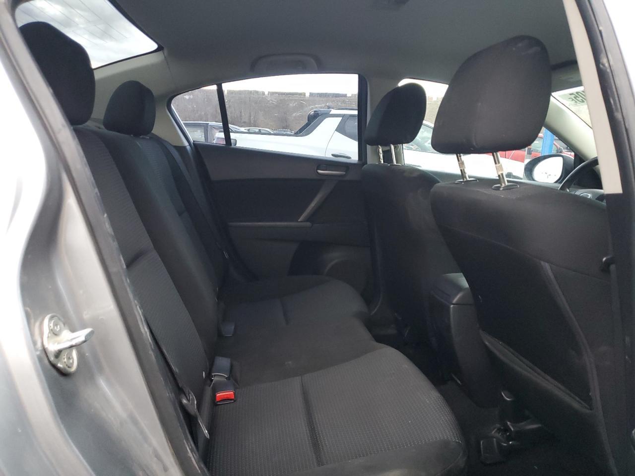 2013 Mazda 3 - Image 10