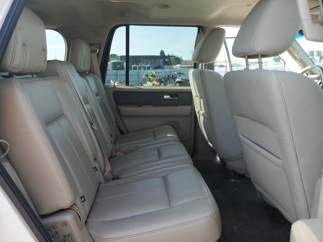 2009 Ford Expedition - Image 11