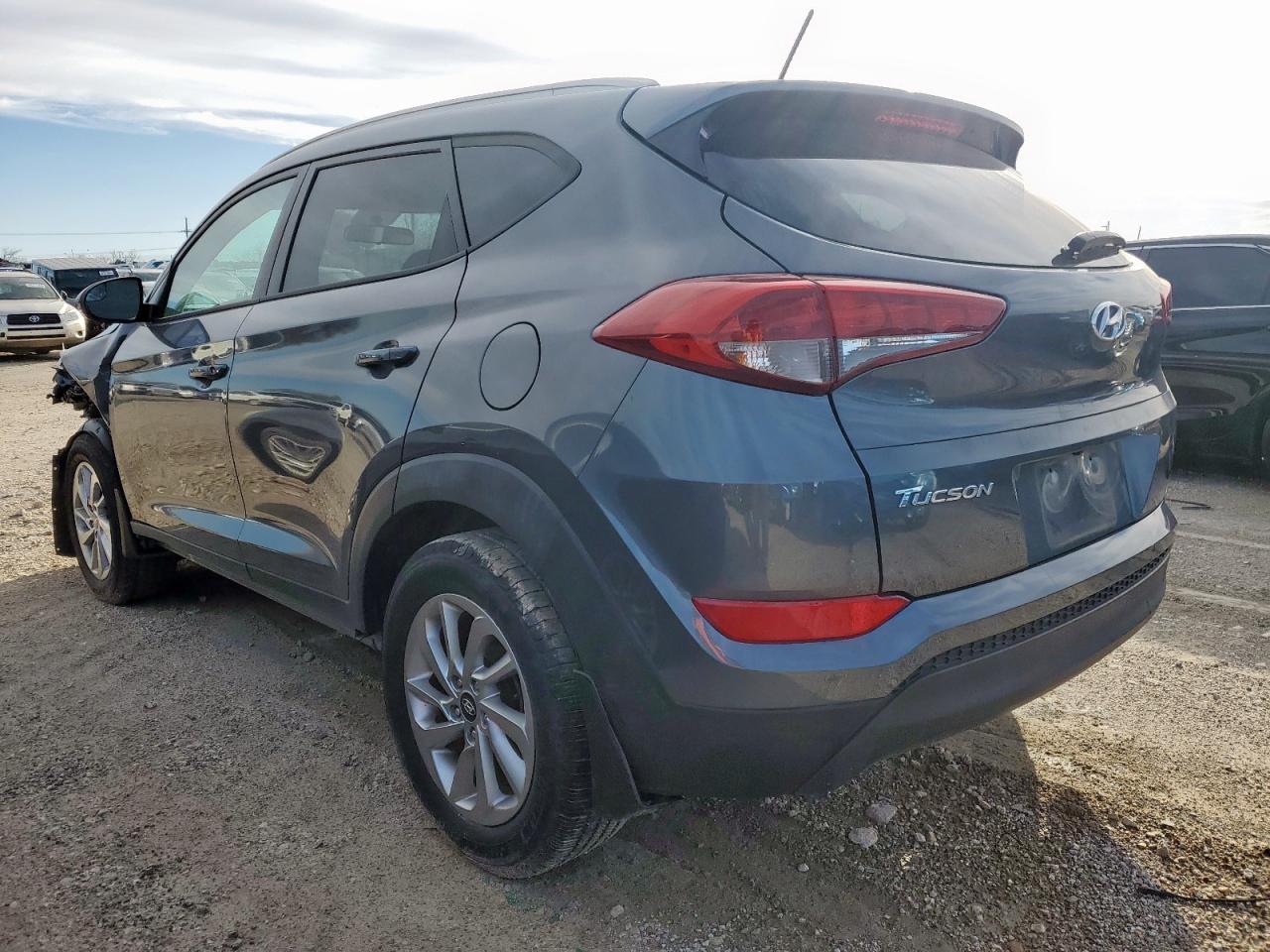 2016 Hyundai Tucson - Image 2