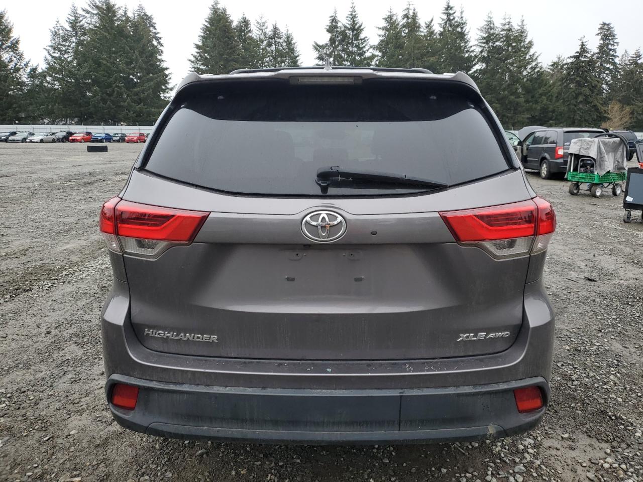 2019 Toyota Highlander - Image 6