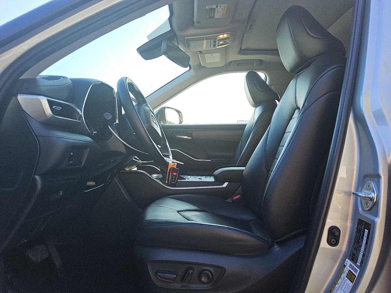 2022 Toyota Highlander - Image 7