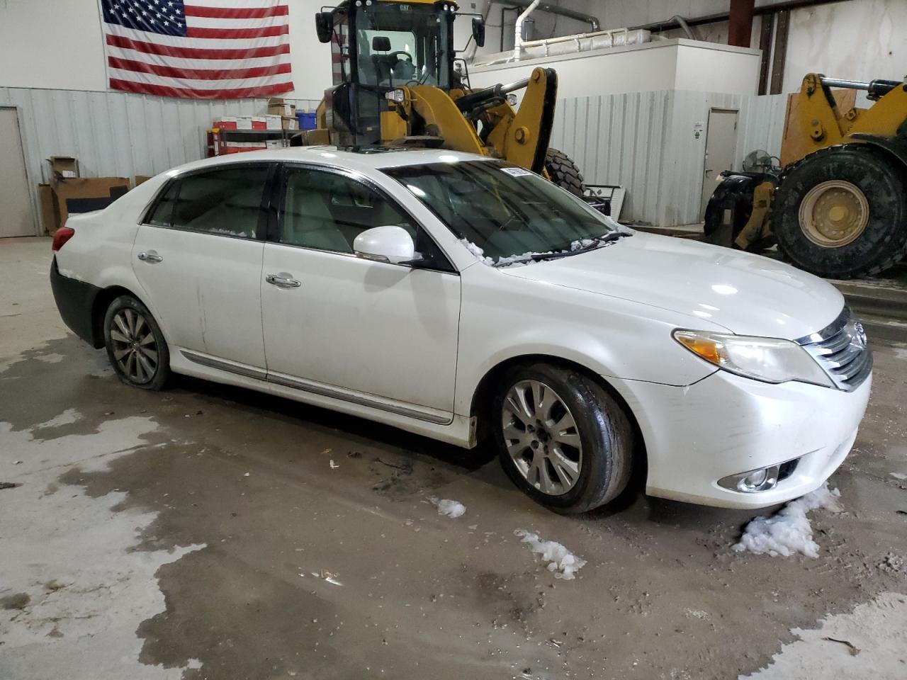 2011 Toyota Avalon - Image 4