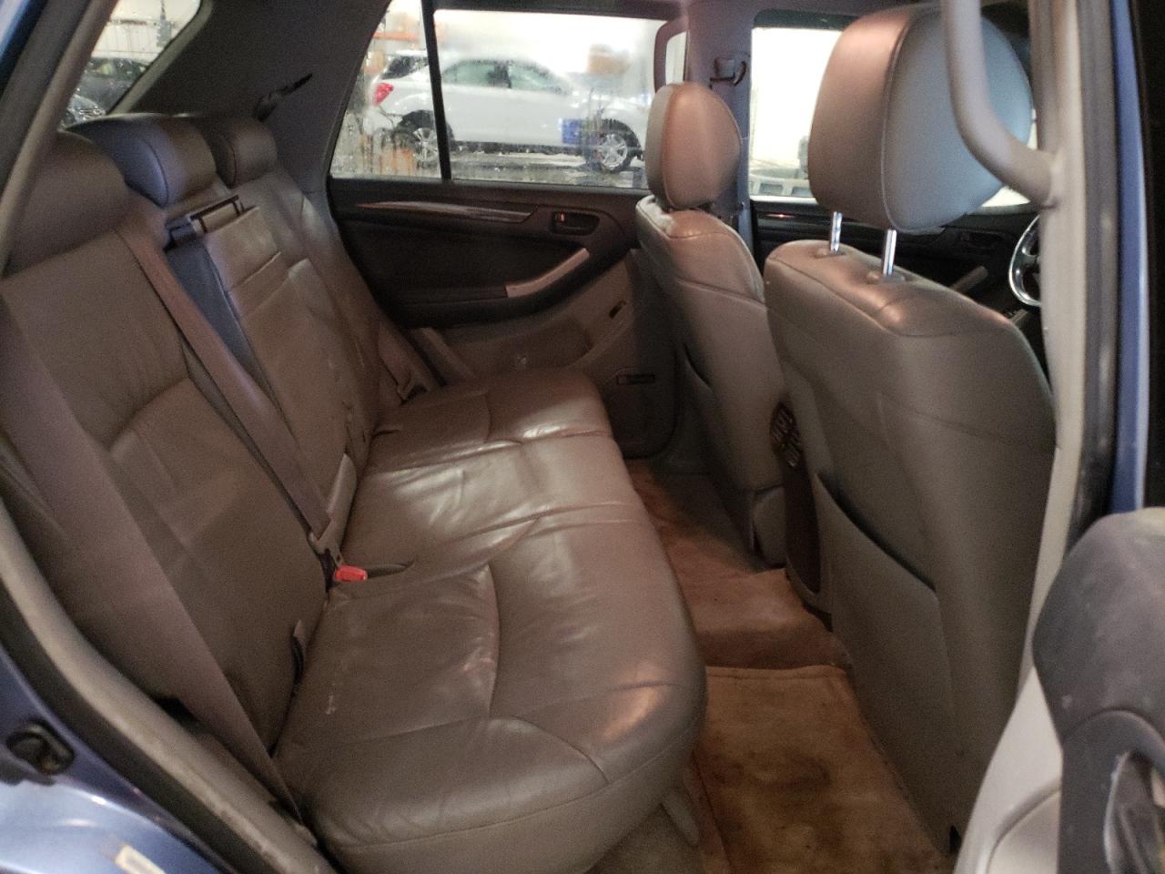 2004 Toyota 4Runner - Image 11