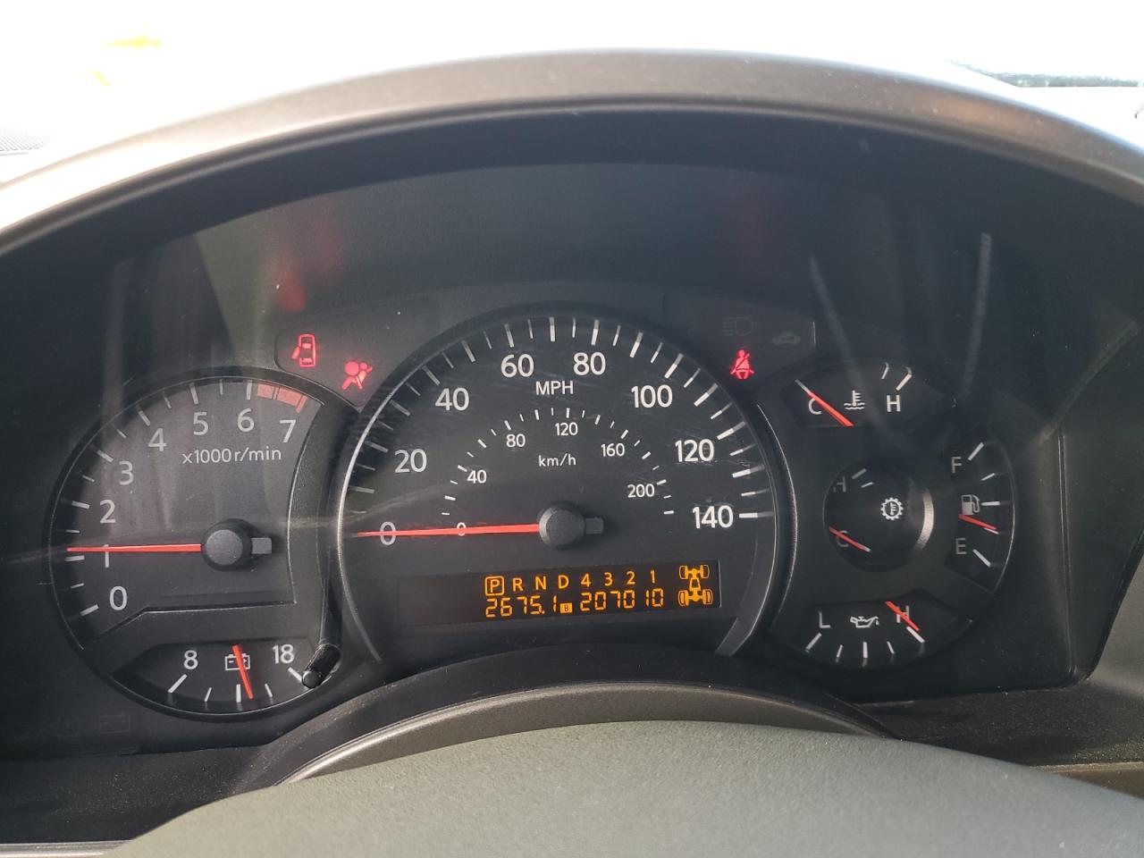 2004 Nissan Armada - Image 9