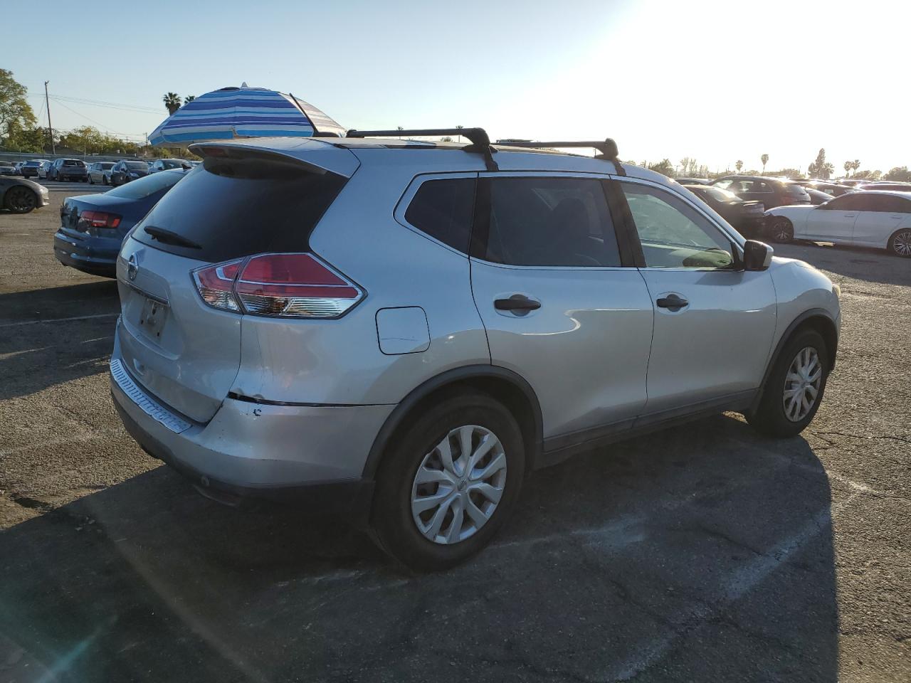 2016 Nissan Rogue - Image 3