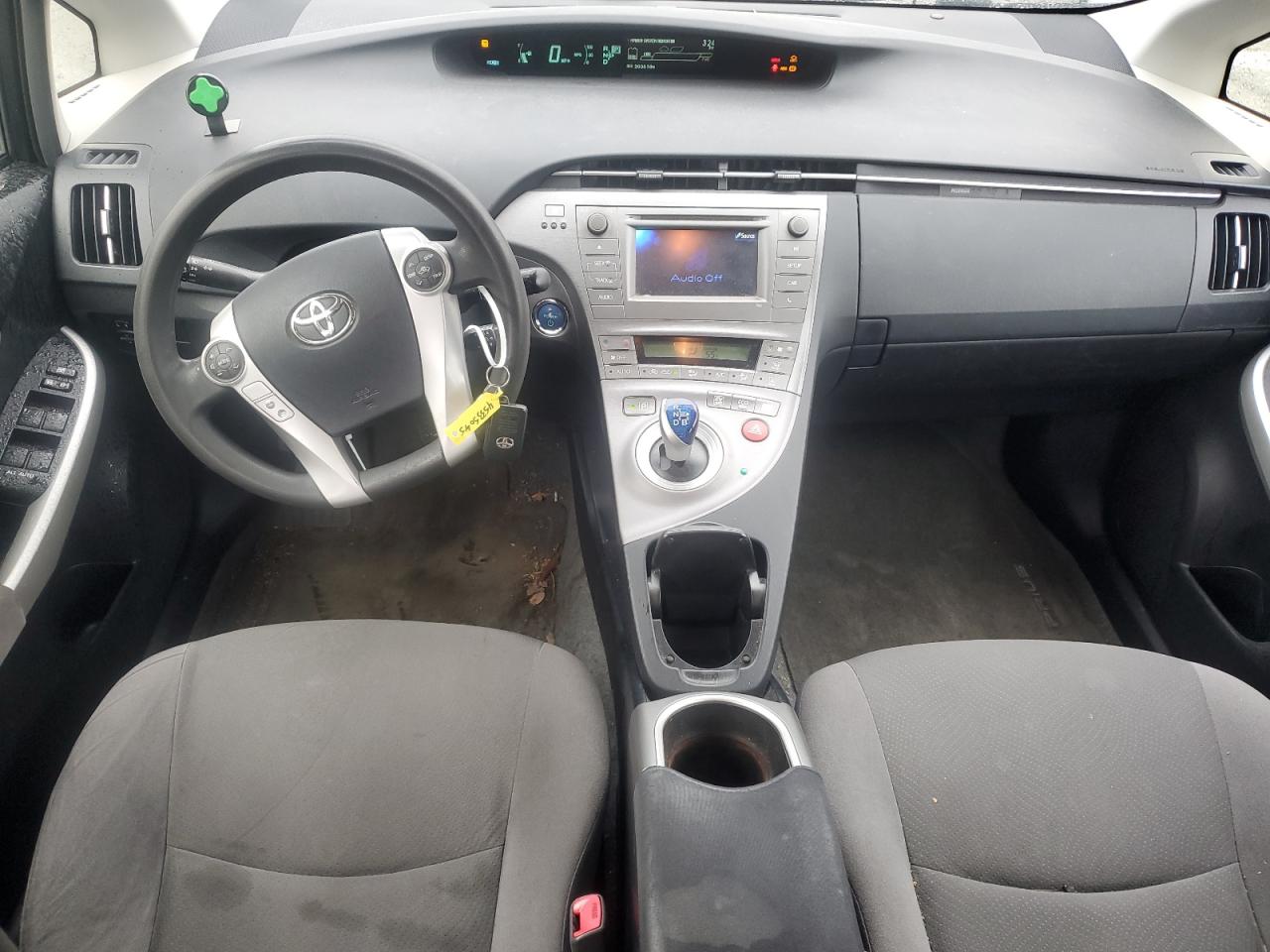 2013 Toyota Prius - Image 8