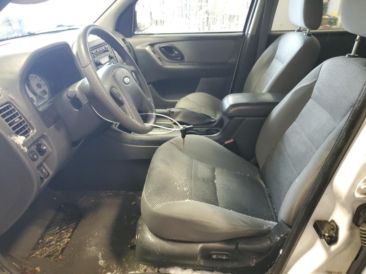 2005 Ford Escape - Image 7