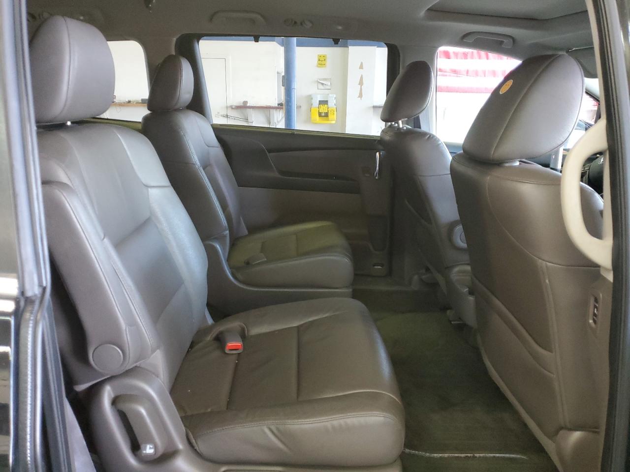 2016 Honda Odyssey - Image 11