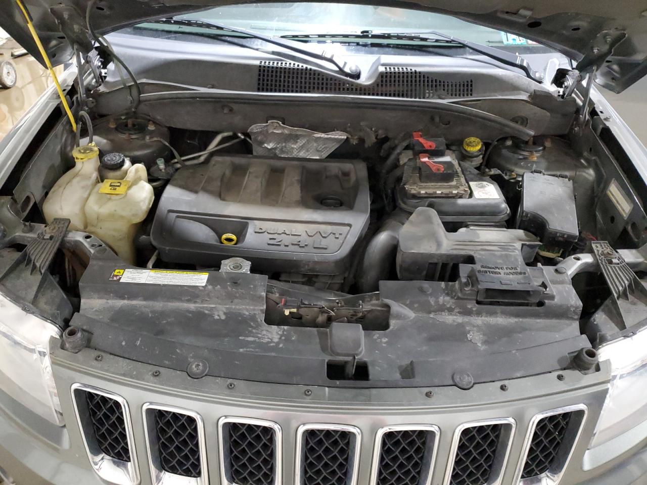 2012 Jeep Compass - Image 12