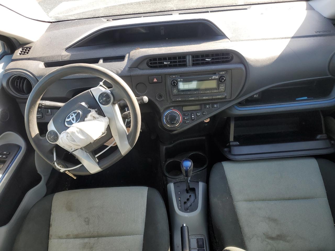 2013 Toyota Prius - Image 8
