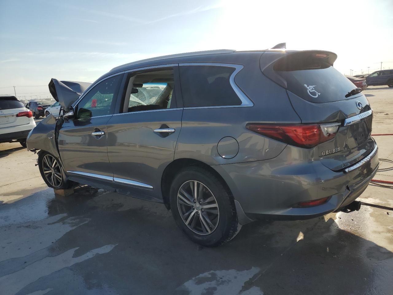 2016 Infiniti QX60 - Image 2
