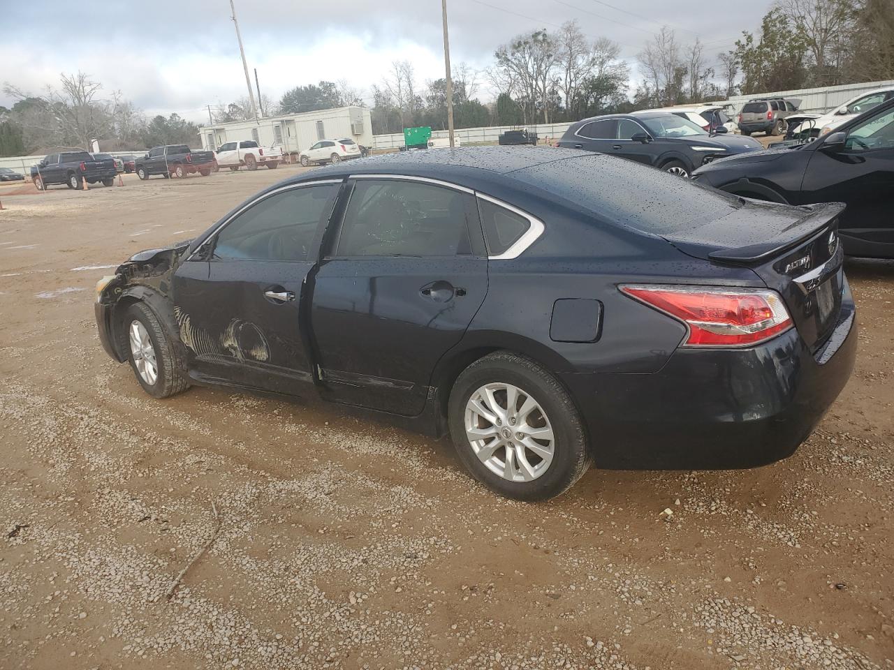 2014 Nissan Altima - Image 2