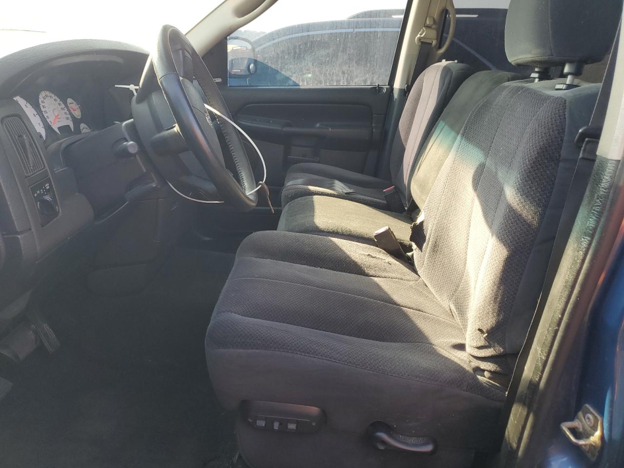 2004 Dodge RAM - Image 7