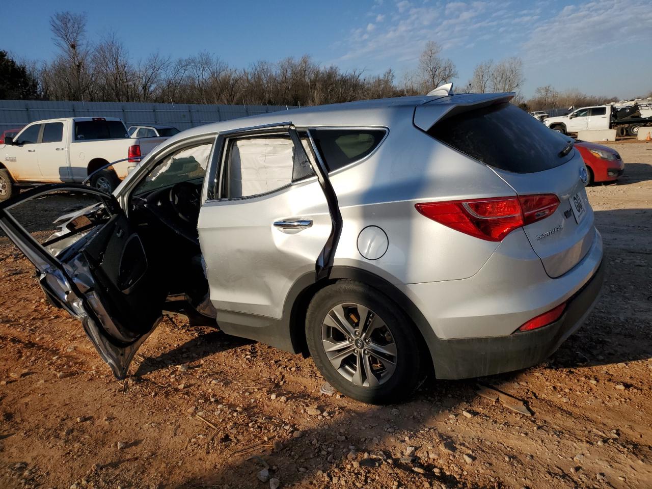 2016 Hyundai Santa Fe - Image 2