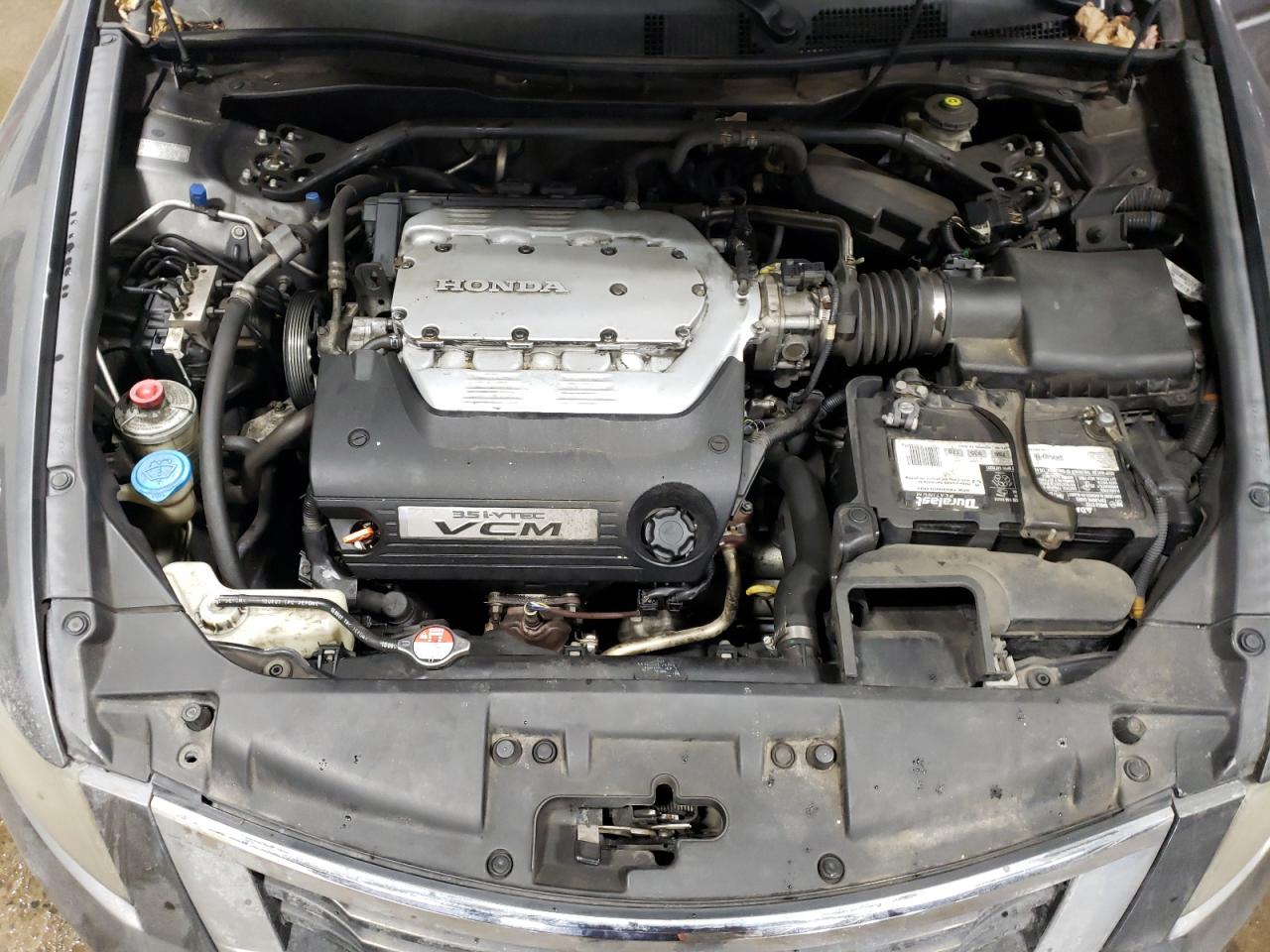 2009 Honda Accord - Image 11
