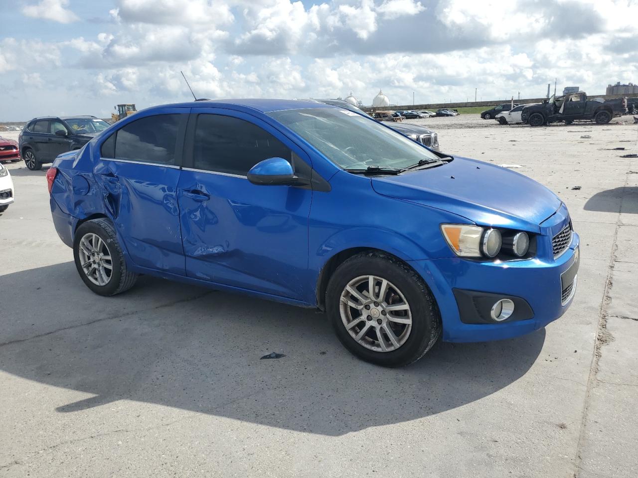 2016 Chevrolet Sonic - Image 4