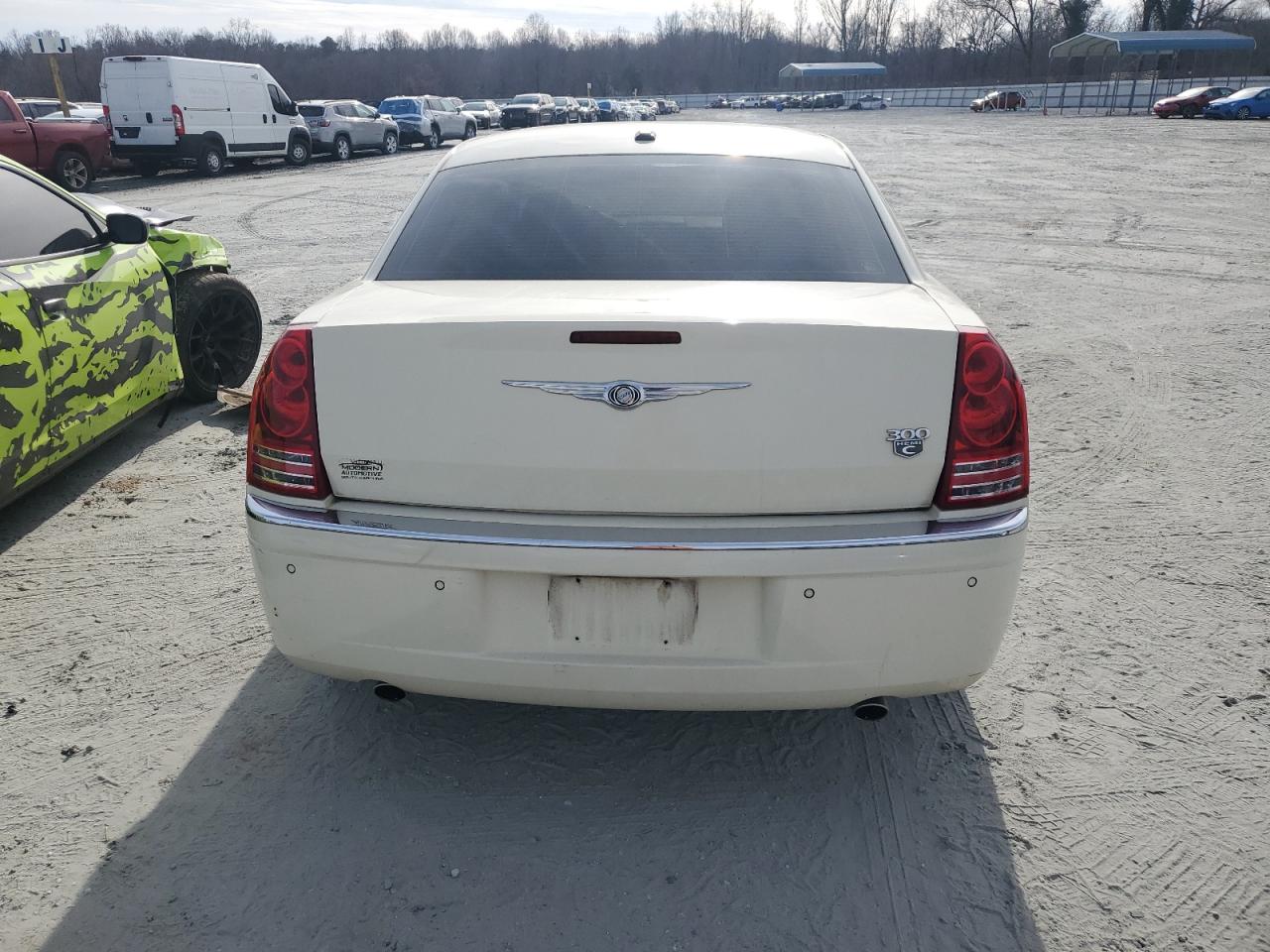 2010 Chrysler 300 - Image 6