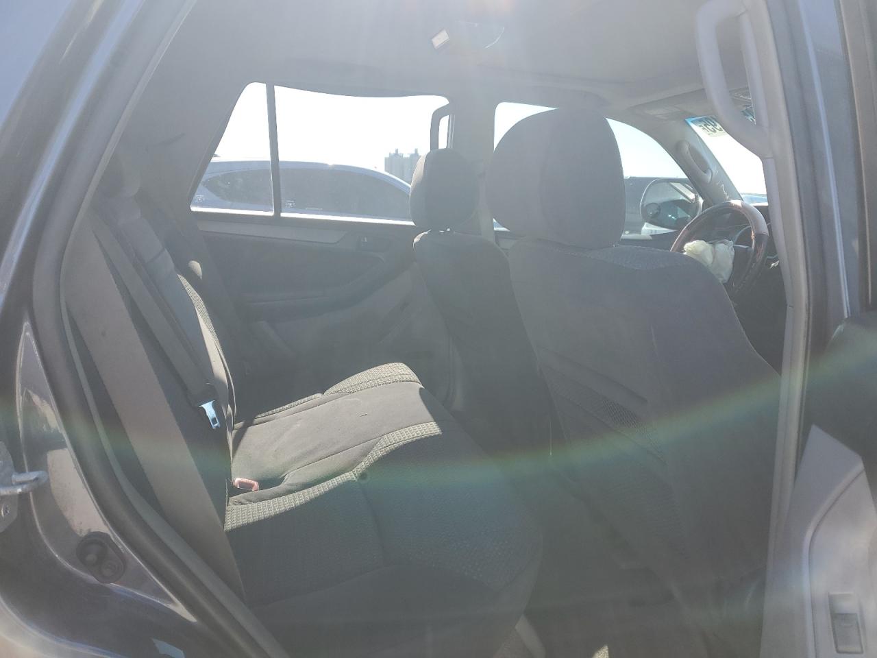 2003 Toyota 4Runner - Image 11