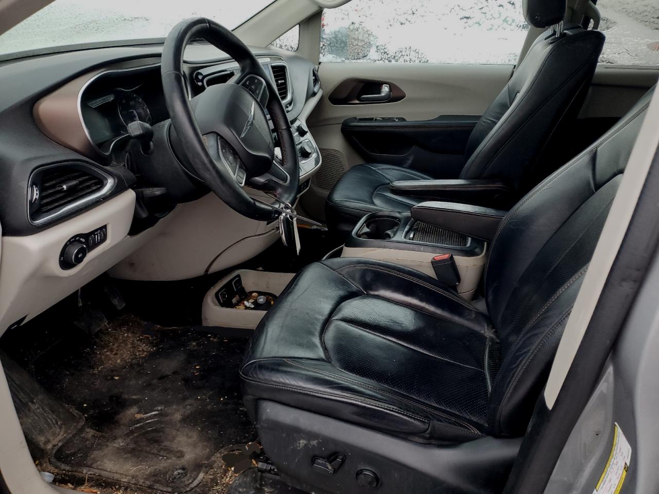 2017 Chrysler Pacifica - Image 7
