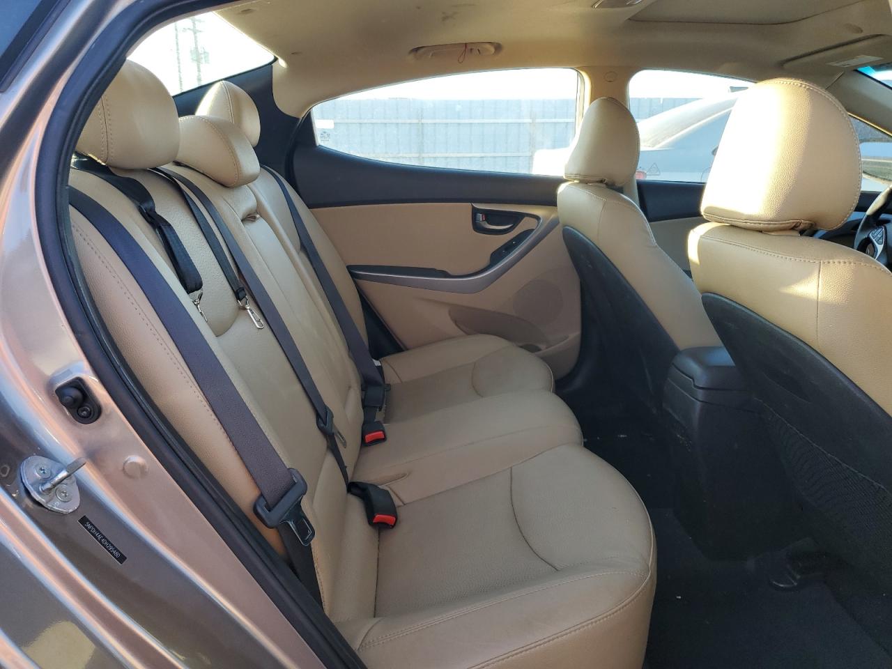 2013 Hyundai Elantra - Image 10
