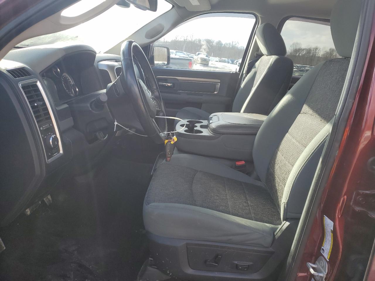 2016 RAM 1500 - Image 7