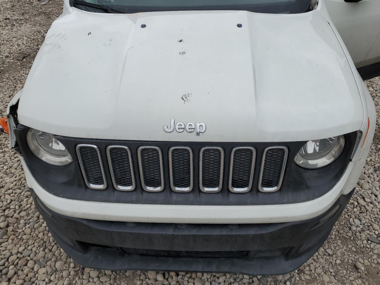 2017 Jeep Renegade - Image 13