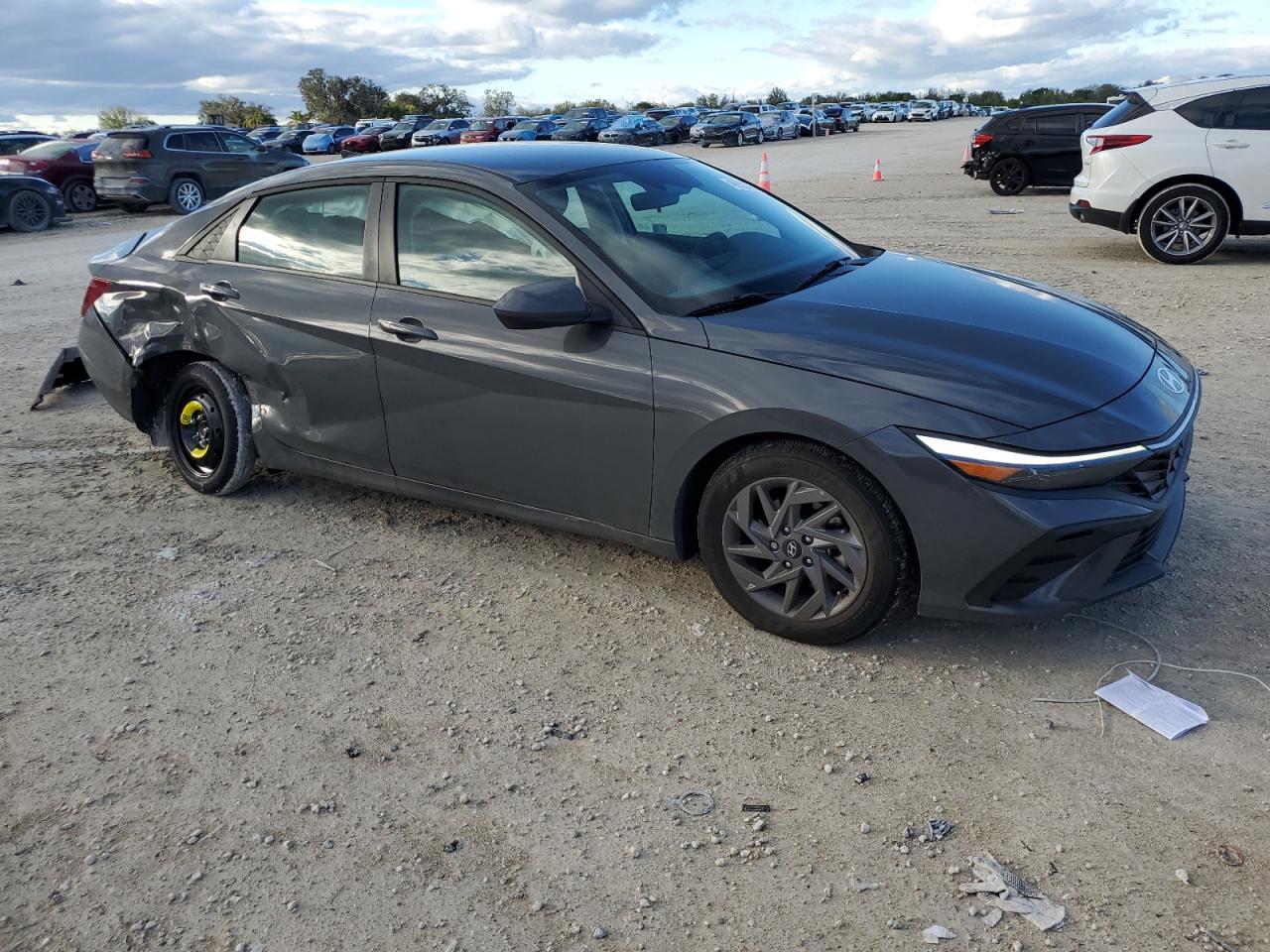 2024 Hyundai Elantra - Image 4
