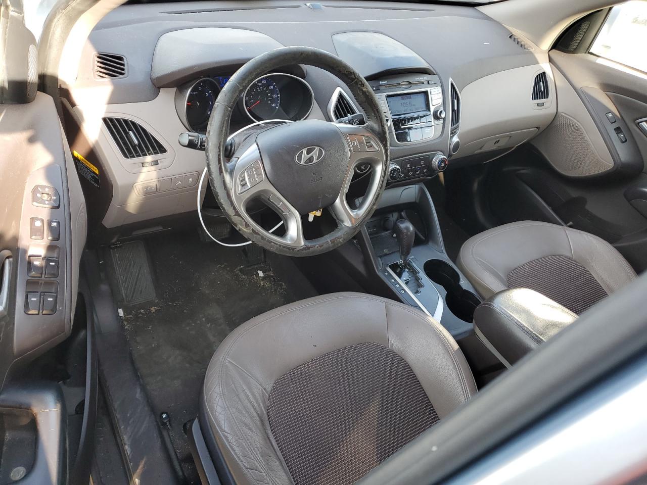 2011 Hyundai Tucson - Image 8