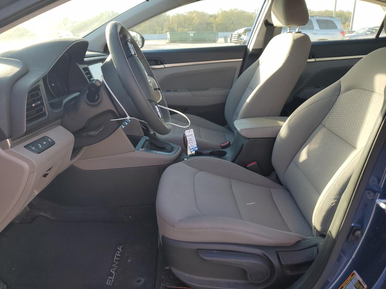 2020 Hyundai Elantra - Image 7