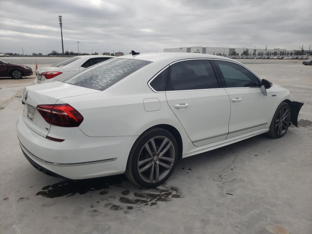 2017 Volkswagen Passat - Image 3