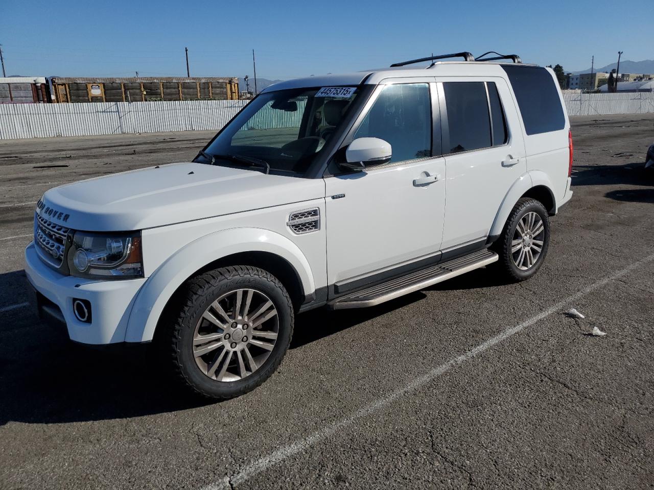 2016 Land Rover LR4 - Image 1