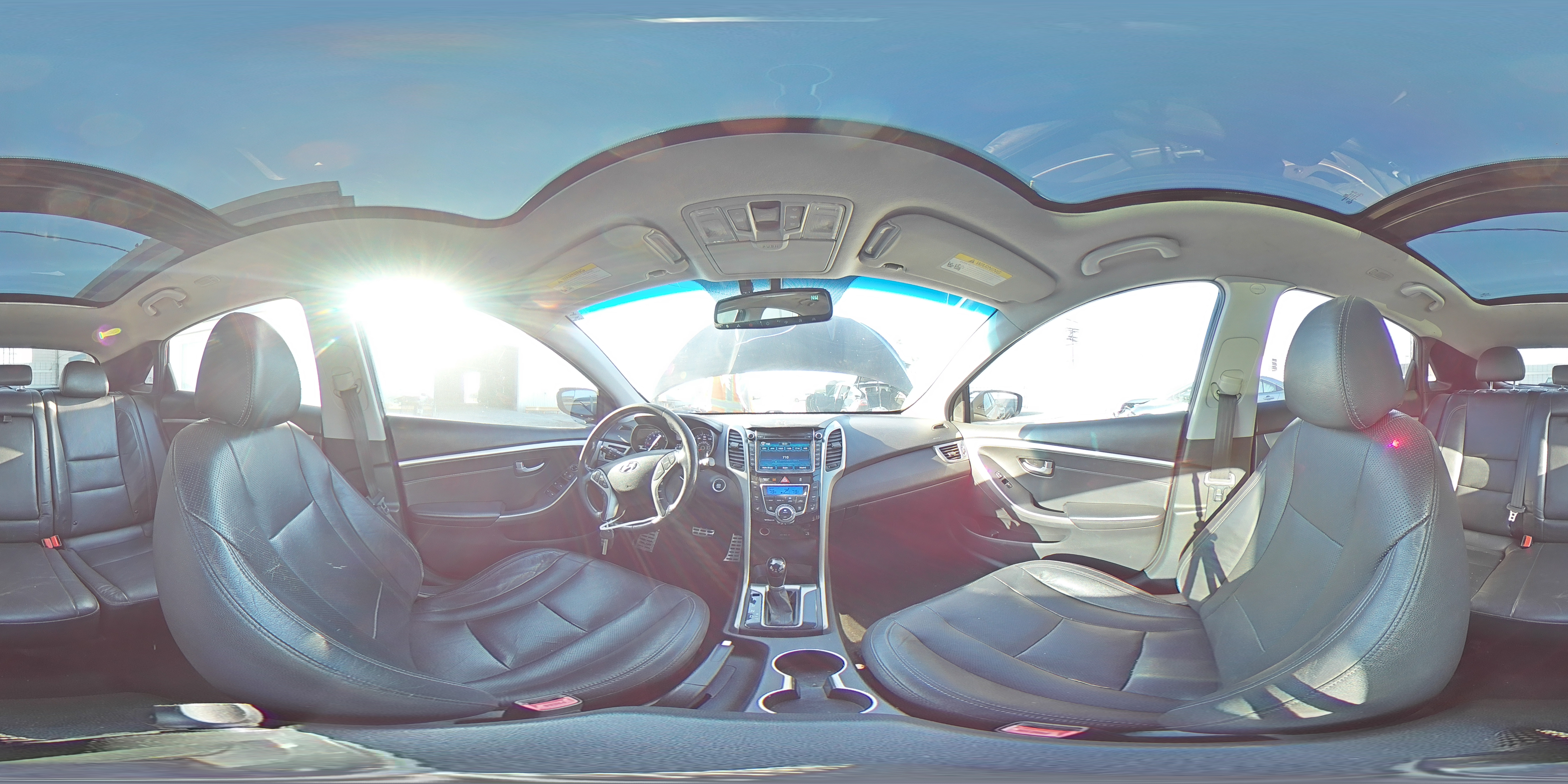 2014 Hyundai Elantra - Image 12