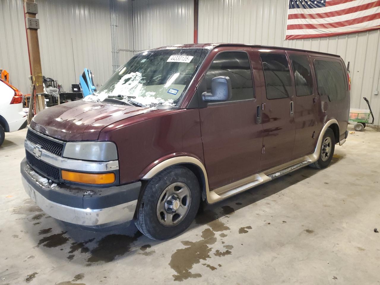 2005 Chevrolet Express - Image 1