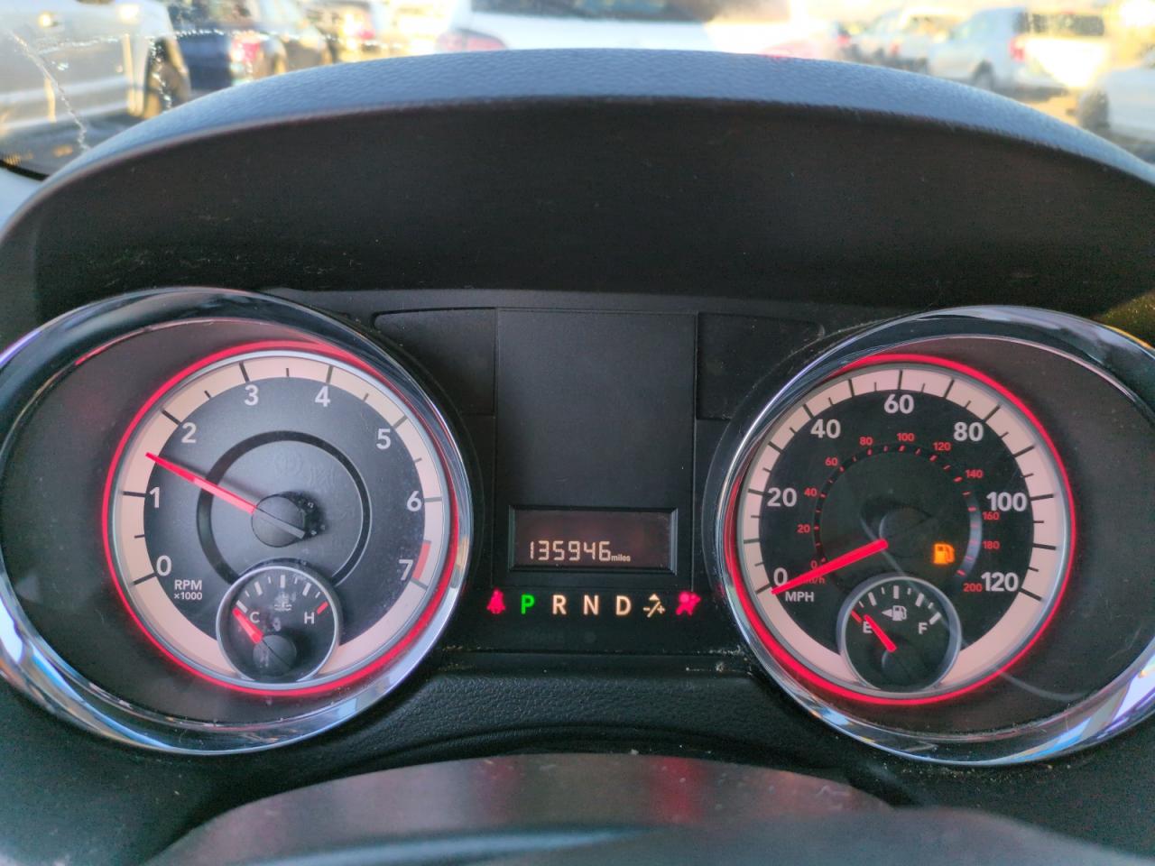 2015 Dodge Caravan - Image 9